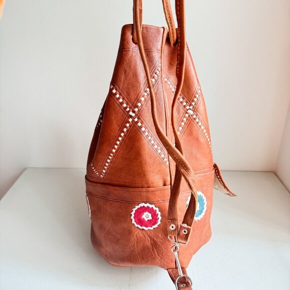 Vintage Ethic Handmade Leather Drawstring backpack - Picture 2 of 6